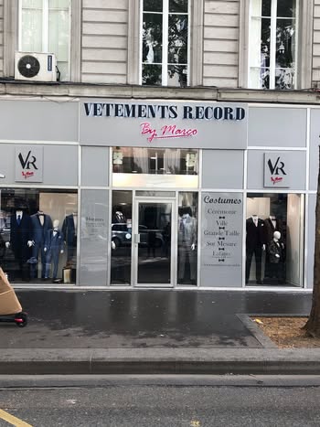 Photo de Vêtements Record.